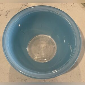 Vintage Pyrex Beauitful Blue Mixing Bowl approx. 7” across/Great Condition